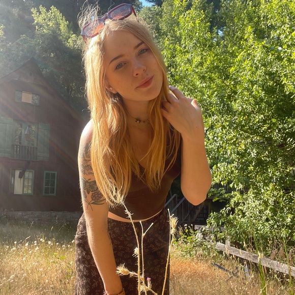 Meet your Posher, Chloe - Picture 1 of 3